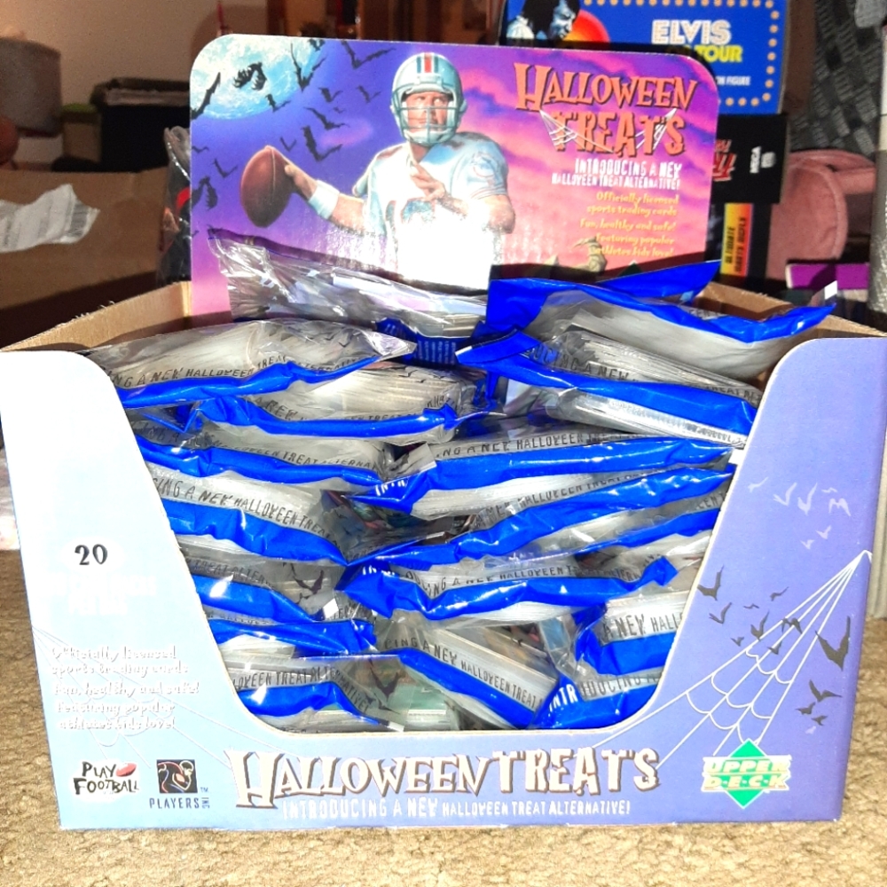 🦴🧠Upper Deck NFL Halloween cards☠👻